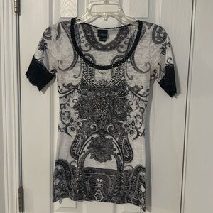 Adorable Daytrip top!! In great condition!